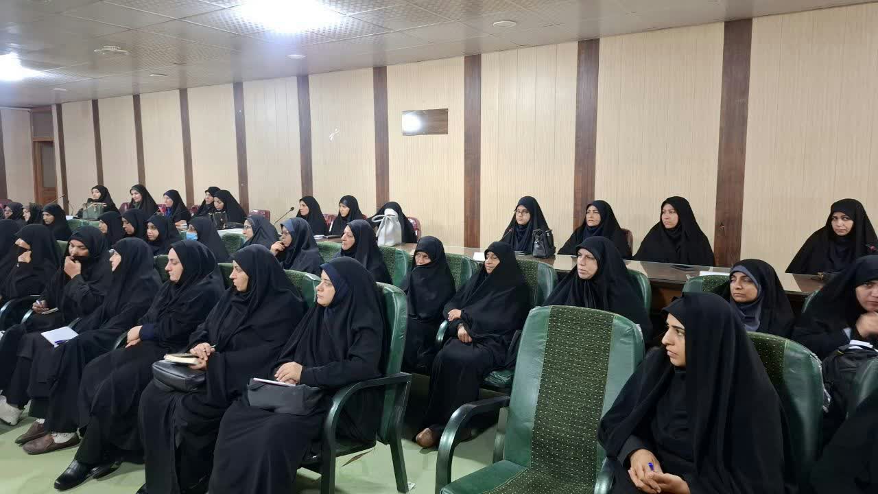برگزاری نشست هم اندیشی مربیان طرح امین در شهرستان بم