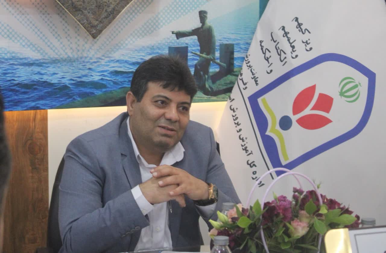 گفتگو با معاون اموزش و پرورش