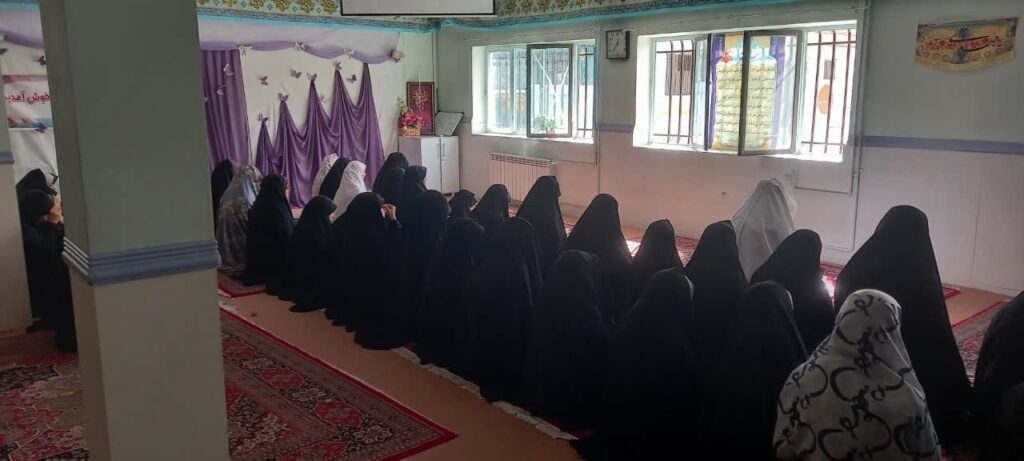 نماز، محور اصلی فعالیتهای تربیتی مدرسه است