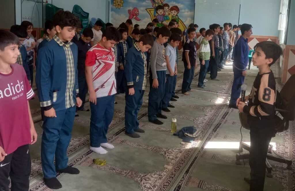 نماز؛ محور فعالیتهای فرهنگی دبیرستان شهید مدرس شهرکرد