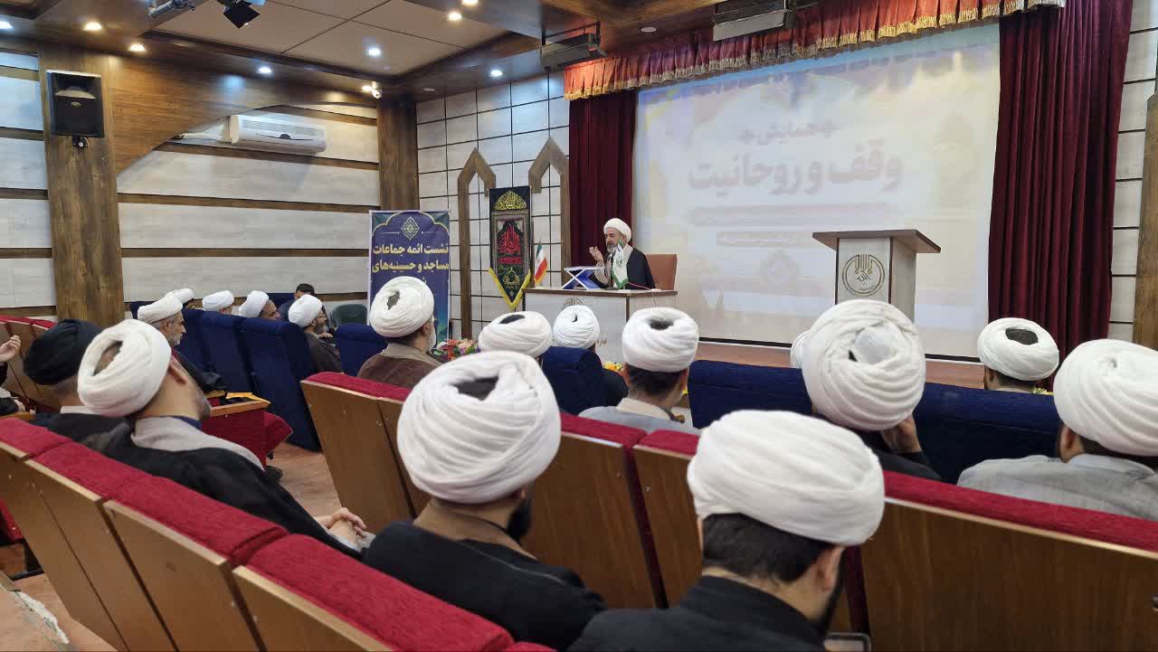 مساجد کانون امیدآفرینی و گرهگشایی از مسائل مردم شوند