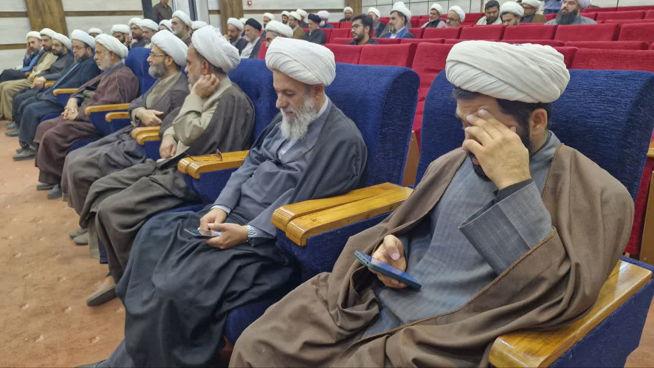 مساجد کانون امیدآفرینی و گرهگشایی از مسائل مردم شوند