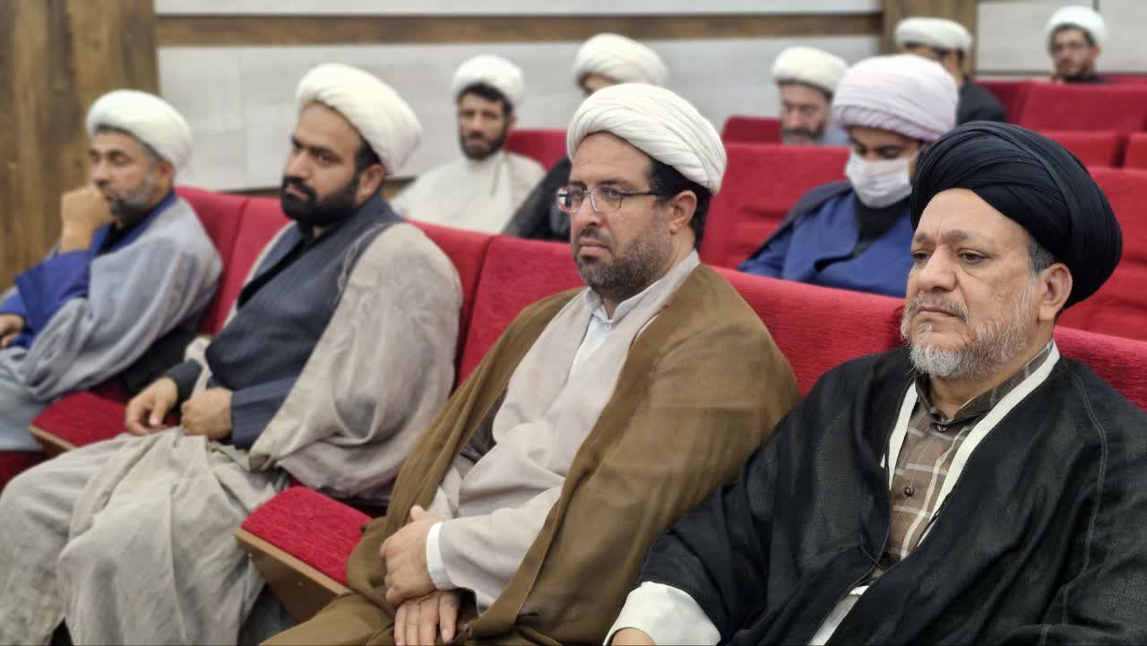 مساجد کانون امیدآفرینی و گرهگشایی از مسائل مردم شوند