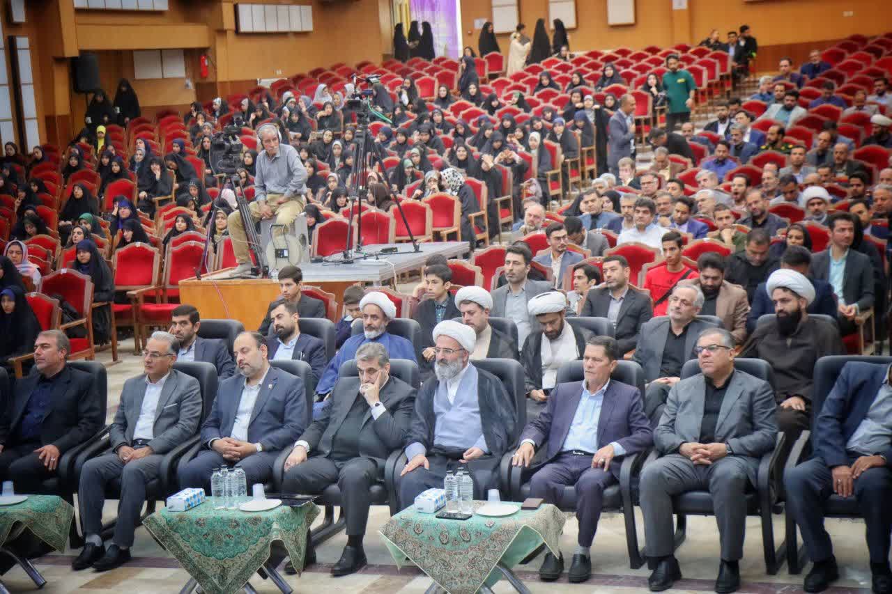برگزاری هفتمین اجلاس سراسری نماز دانش‌ آموزی در شاهرود به همراه پیام استاد قرائتی