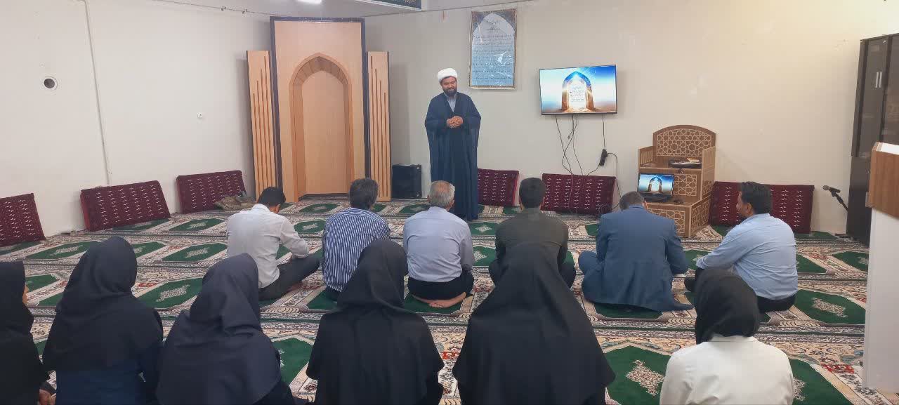 دوره آموزشی نماز ومسئولیت پذیری درمحیط کار ویژه کارکنان شرکت غله استان برگزار شد