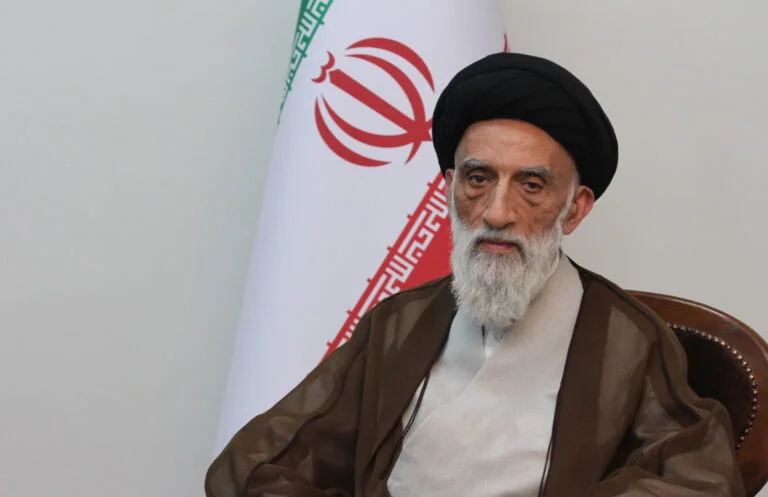 تأکید مدیر حوزههای علمیه همدان بر تبلیغ هنرمندانه اثرات فرهنگی و معنوی اقامه نماز