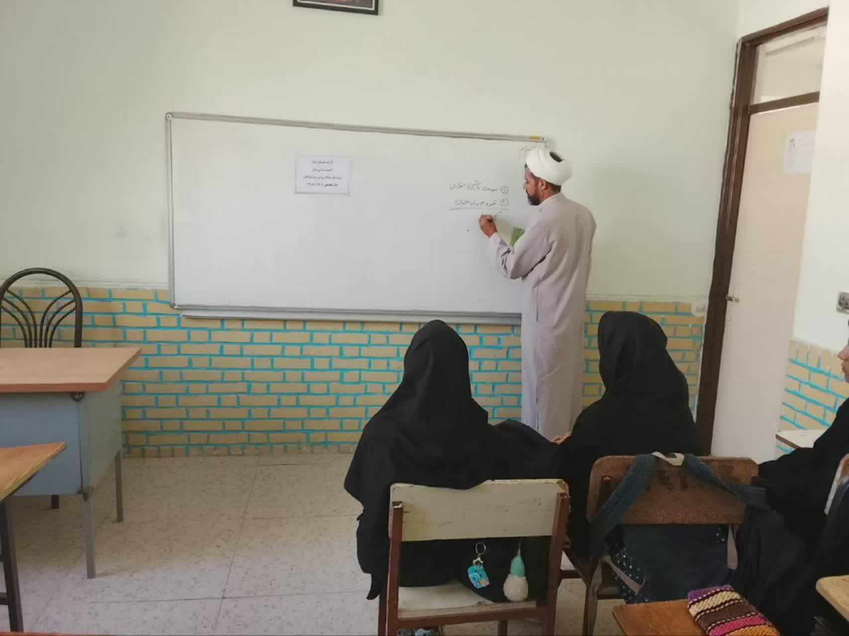 گفتمان دینی با محوریت نماز ویژه دانش آموزان در شهرستان سربیشه برگزار شد