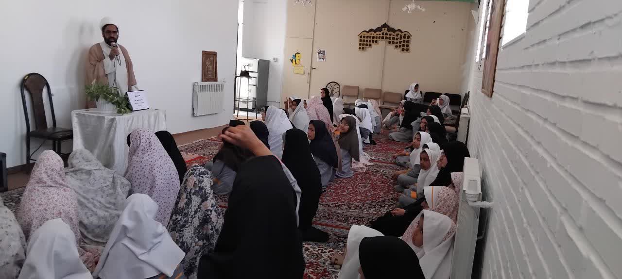اولین گفتمان نمازشناسی در دبیرستان حضرت رقیه (س) شهرستان سربیشه برگزار شد